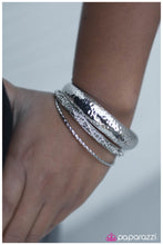 Load image into Gallery viewer, BANGLE and Chain - Silver
